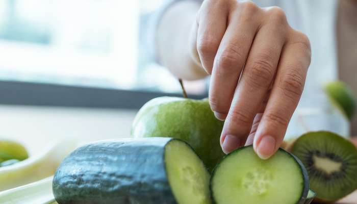 Cucumber Side Effects: આ સમયે કાકડી ખાવી રિસ્કી, ફાયદના બદલે થઇ શકે છે નુકસાન