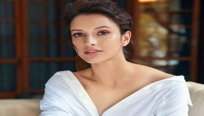 Skin Care: એનિમલ ફિલ્મની ભાભી 2 તૃપ્તિ ડિમરી ફોલો કરે છે આ સ્કીન કેર રુટીન, મેકઅપ વિના પણ લાગે સુંદર
