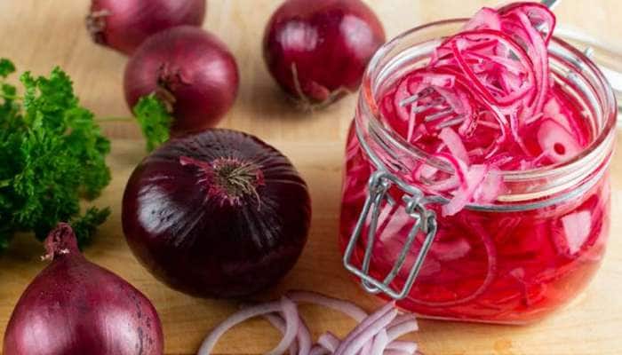 Onion: ભોજન સાથે રોજ ડુંગળી ખાવાથી લૂથી બચાવ થશે, જાણો ડુંગળી ખાવાના 5 ફાયદા