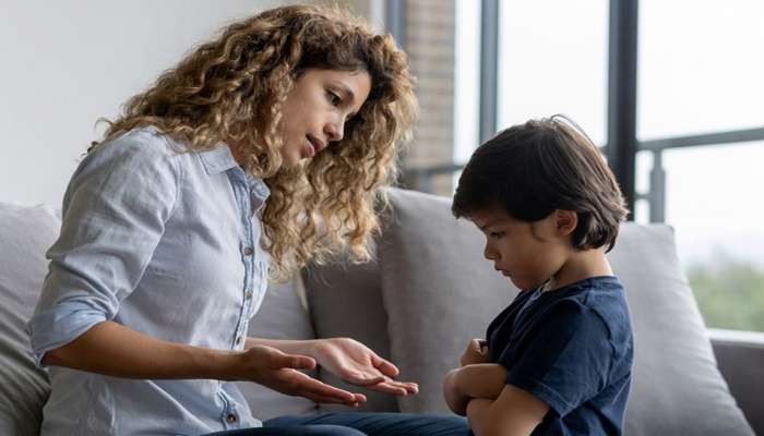 Parenting Tips: બાળકો સામે ભુલથી પણ કરવી નહીં આ 5 વાતો, બાળકના મન પર થશે ખરાબ અસર