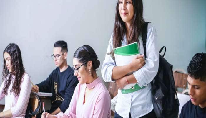 વિદેશમાં ભણવાનો વધી રહ્યો છે ક્રેઝ! ભારતીય વિદ્યાર્થીઓની પહેલી પસંદ કયો દેશ છે?