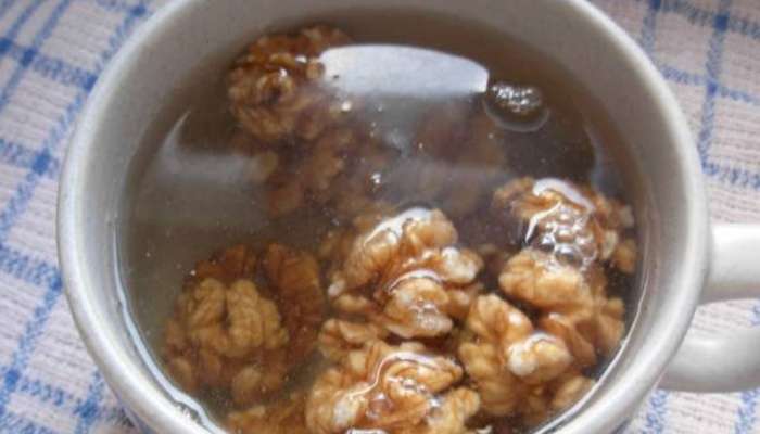 Soaked Walnuts: સવારે ઉઠતાની સાથે જ ખાઈ લેવા પલાળેલા  5 અખરોટ, બેડ કોલેસ્ટ્રોલ સહિત આ સમસ્યાઓ થશે દુર