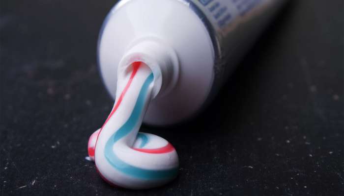 Toothpaste Hacks: માત્ર બત્રીસી જ નહીં ઘરની આ વસ્તુઓને પણ ચમકાવે છે ટુથપેસ્ટ, નોટ કરી રાખવા જેવી છે આ ટીપ્સ