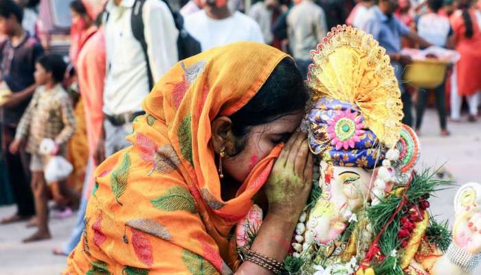 Ganesh Visajan 2024: ગણેશ વિસર્જન વખતે કાનમાં ખાસ કહેજો આ વાત, બાપ્પા દરેક ઈચ્છા પૂરી કરશે, જાણો નિયમ