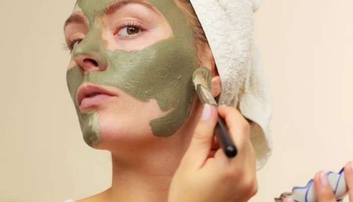 નવરાત્રીમાં ચાંદ જેવો ચમકશે તમારો ચહેરો, ઘરની વસ્તુથી બનેલું આ ગ્રીન માસ્ક લગાવો