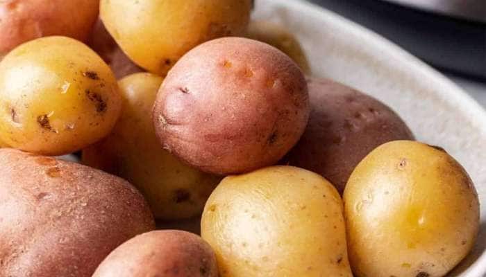 Potato: ફ્રિજમાં સ્ટોર કરેલા બાફેલા બટેટા ખાવાથી વધે છે આ જીવલેણ બીમારી થવાનું જોખમ