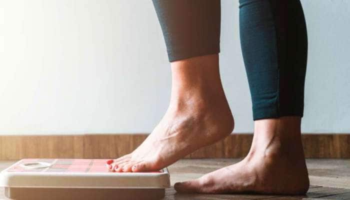 રોજ ગરમ સવારે નવશેકા પાણીમાં આ બે વસ્તુ નાંખીને પીવો, મહિનામાં ઓગળી જશે ચરબી