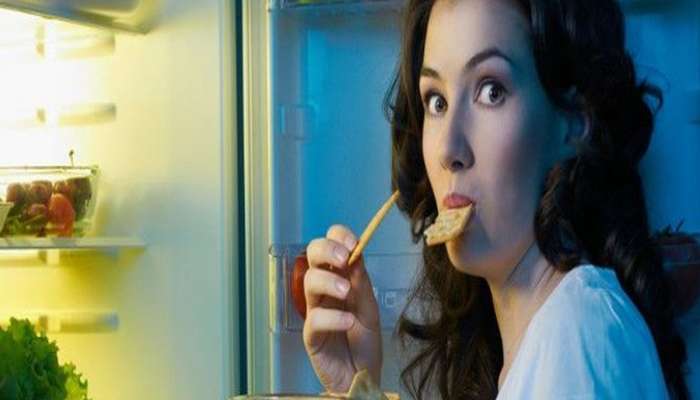 Foods: રાત્રે ચા-કોફી જ નહીં આ 7 વસ્તુઓ ખાવાનું પણ ટાળજો, ખાવાથી ઉડી જાય છે ઊંઘ