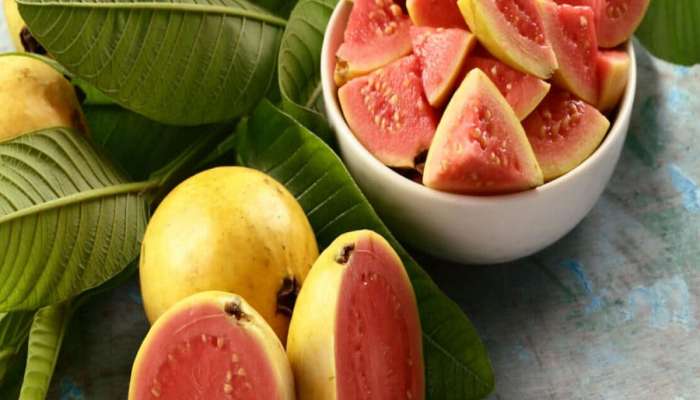 Guava: આ 5 સમસ્યા હોય તો જામફળ ખાવાનું ટાળજો, ખાવાથી બગડશે તબિયત