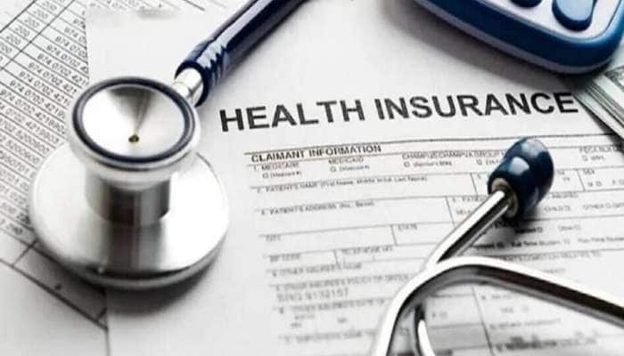 આધારકાર્ડ પર સિનિયર સિટીઝનને મળશે 5 લાખનો ફ્રી હેલ્થ વીમો, ઘરે બેઠા કરો આવેદન