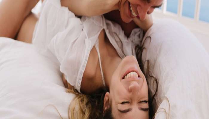 Relationship Tips: રોમાંસ કરતી વખતે કરેલી આ ભુલ મૂડ કરે છે ખરાબ, પાર્ટનર થઈ શકે છે નારાજ