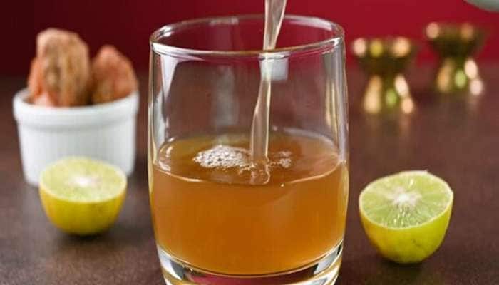 Jaggery Water: રોજ સવારે ખાલી પેટ પીવું આ પાણી, શરીરમાંથી ગંદકી નીકળી જશે બહાર