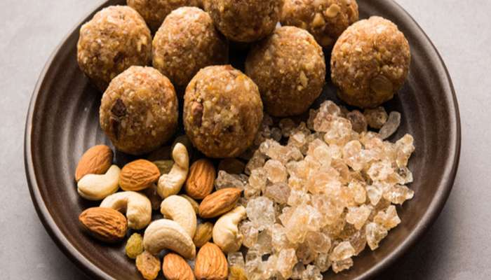 Gond Laddu: શિયાળામાં રોજ ખાઈ લો 1 લાડુ, ઠંડીમાં બીમાર નહીં પડો, એકદમ સરળ છે રીત