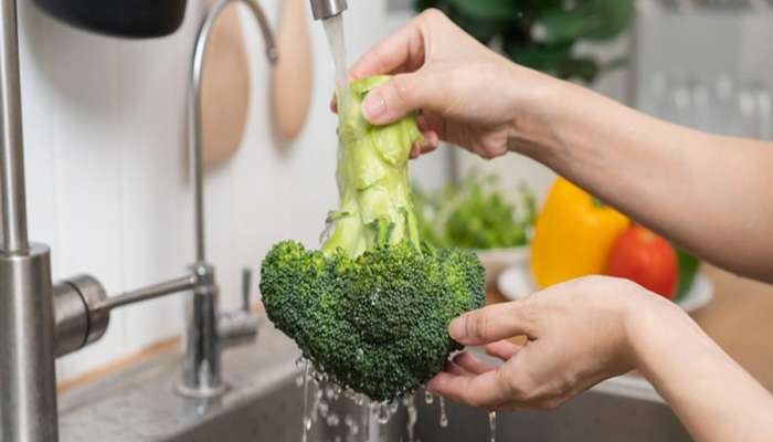 બ્રોકલી અને ફ્લાવરને આ રીતે કરવા સાફ, અંદર કીડા છુપાયેલા હશે તો ટપોટપ નીકળવા લાગશે