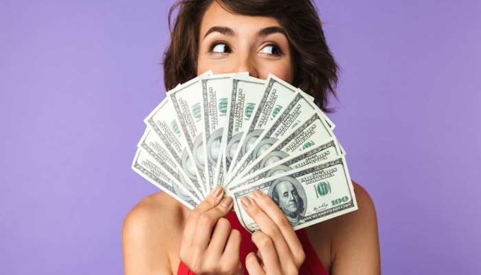 High Salary Job: આ ડિગ્રી હોય તો અમેરિકામાં મળે 66 લાખ રૂપિયાના પગારની નોકરી, બસ લોકોને સાંભળી કરવાનું આ કામ