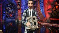 Bigg Boss 18: બિગ બોસની ટ્રોફી જીતી કરણવીરે, શો જીત્યા પછી વિવિયન માટે કહ્યું આવું