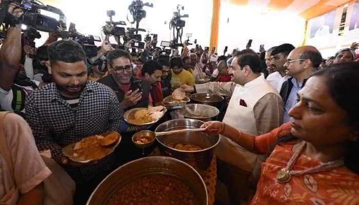 Photos: મહાકુંભમાં પહોંચ્યો અદાણી પરિવાર, ગૌતમ અદાણીએ ભક્તોને ભોજન બનાવીને પીરસ્યું