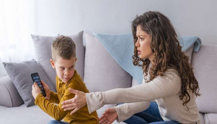 Parenting Mistakes: જન્મથી જીદ્દી નથી હોતું બાળક, પેરેન્ટ્સની આ 3 ભુલ બાળકને બનાવે છે જીદ્દી, સમય રહેતા સુધારી લેવી જરૂરી
