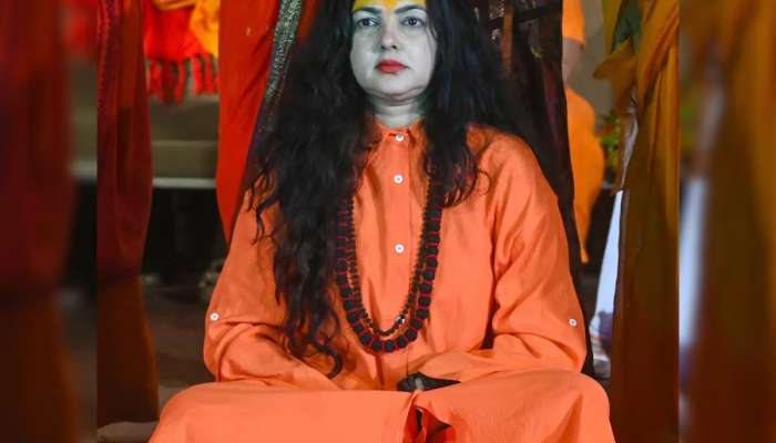 Mamta Kulkarni: આ 5 કારણોને લીધે મમતા કુલકર્ણીનું મહામંડલેશ્વર પદ છીનવાયું, 7 દિવસમાં અખાડામાંથી પણ બહાર થઈ