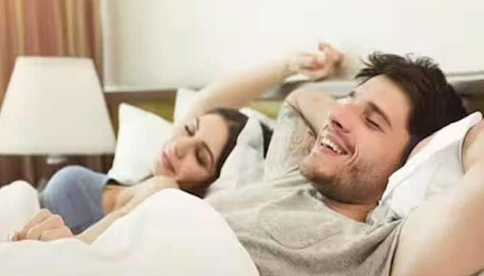 Parenting Tips: માતાપિતાને કરતા જોઈને કાચી ઉંમરમાં બાળકને પડી જાય આ ખરાબ આદતો