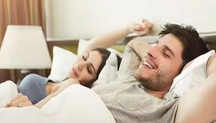 Parenting Tips: માતાપિતાને કરતા જોઈને કાચી ઉંમરમાં બાળકને પડી જાય આ ખરાબ આદતો