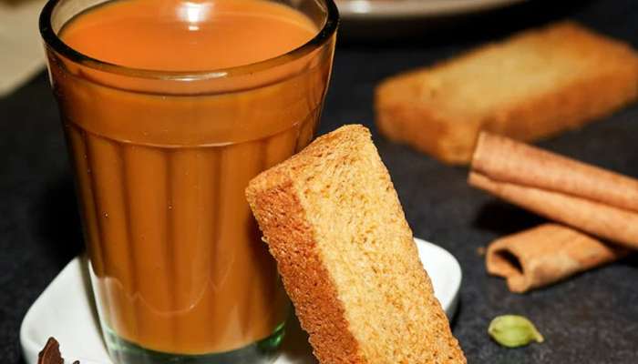 Tea: સવારે જાગીને કેટલીવાર પછી ચા પીવી ? ચા પીતા પહેલા આ વસ્તુ ખાઈ લેશો તો શરીરને નહીં થાય નુકસાન