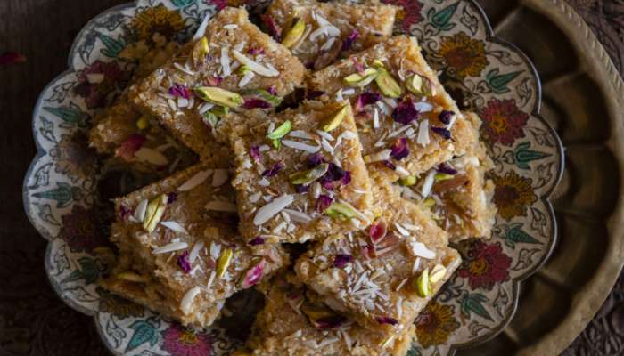 Coconut Halwa: લીલા નાળિયેરનો આ હલવો ઘરમાં બનશે કે સફાચટ થઈ જશે, ભુલી જશો બીજી મીઠાઈનો સ્વાદ
