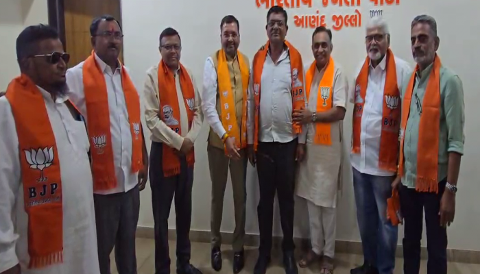 આંકલાવમાં સત્તા માટે ભાજપે મોટો ખેલ પાડ્યો! કોંગ્રેસના દિગ્ગજ નેતા અમિત ચાવડાના ગઢમાં ગાબડું પાડ્યું