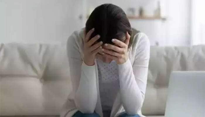 Self Toxicity: કોઈ બીજું નહીં પોતાના માટેના આવા ખરાબ વિચારો જ લાઈફ ખરાબ કરી નાખે