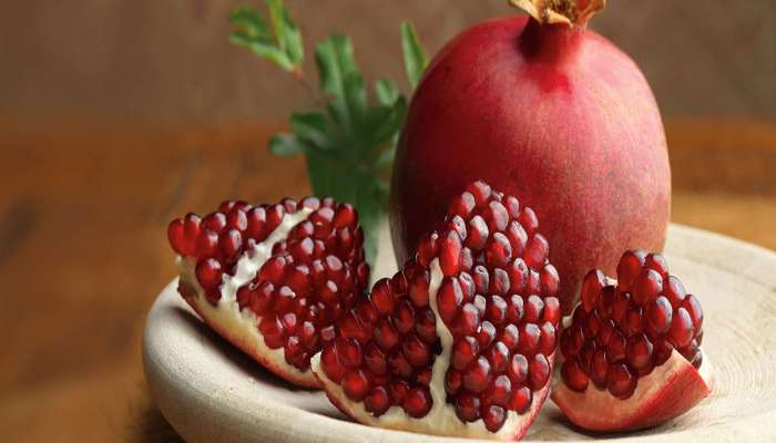 Pomegranate: રોજ આ સમયે 1 વાટકી દાડમ ખાવાનું શરુ કરો, ગણતરીના દિવસોમાં શરીરમાં દેખાશે પોઝિટિવ ફેરફાર