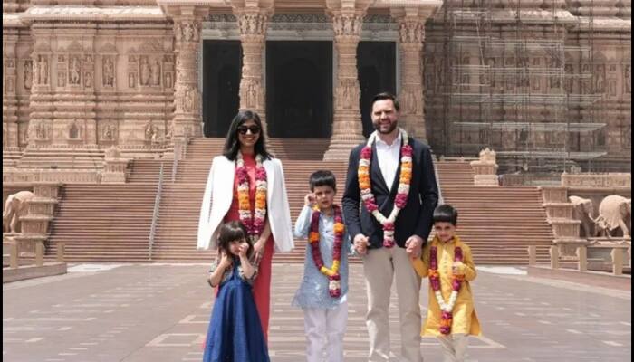 USના ઉપરાષ્ટ્રપતિએ પરિવાર સાથે અક્ષરધામ મંદિરમાં કર્યા દર્શન,Guest Bookમાં શું લખ્યુ
