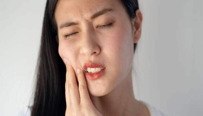 Teeth: આ 5 માંથી એક પણ વસ્તુ રોજ ખાશો તો વધી જાશે દાંતની સેંસિટિવિટી
