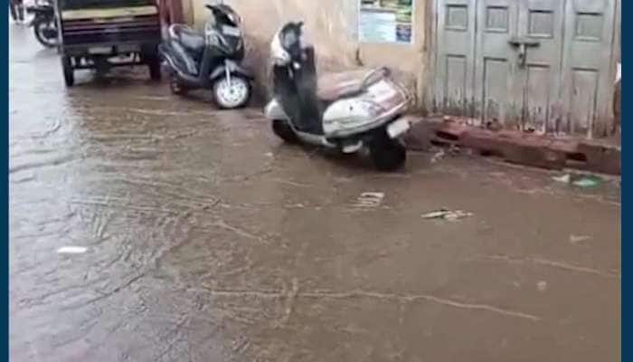 કચ્છના રાપરમાં જોરદાર વરસાદ, બેથી ચાર ઈંચ વરસાદમાં અનેક વિસ્તારોમાં ભરાયા પાણી