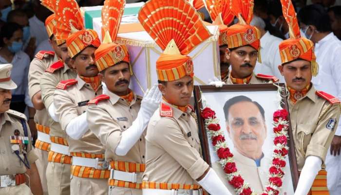 Vijay Rupani Funeral Live: ભારે હૈયા સાથે વિજય રૂપાણીને વિદાય, પૂર્વ CM પંચમહાભૂલમાં વિલીન