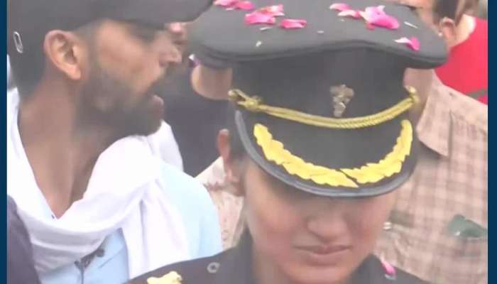 કેદારનાથ હેલિકોપ્ટર દુર્ઘટના: પત્નીએ આપી લેફ્ટનન્ટ કર્નલને અંતિમ વિદાય