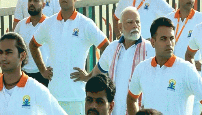 International Yoga Day 2025: તણાવમાંથી પસાર થઈ રહેલી દુનિયા માટે યોગ એક પોઝ બટન...- PM મોદી
