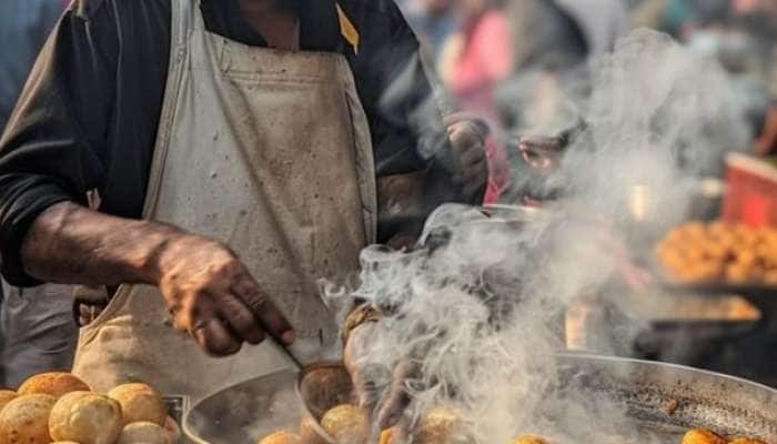 Food: આ જગ્યાઓનું સ્ટ્રીટ ફૂડ્સ સૌથી બેસ્ટ, સ્વાદ એવો હોય કે આંગળા જ નહીં પ્લેટ પણ ચાટી જવાનું મન થશે