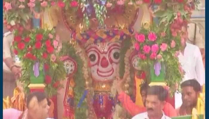 અમદાવાદમાં ભક્તોને દર્શન આપવા ભગવાન જગન્નાથ,બહેન સુભદ્રા ભાઈ બલભદ્રની નગરચર્યાએ