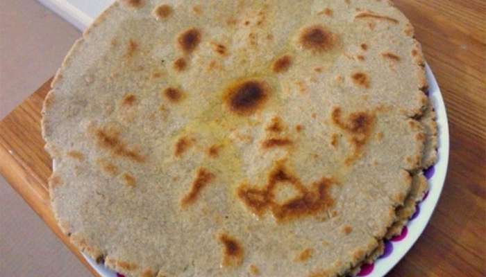 Bajra Roti: ચોમાસામાં ખાવા લાગો આ લોટની રોટલી, ઝડપથી ઓછી થશે પેટની ચરબી, શરીર પણ રહેશે તંદુરસ્ત