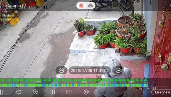 Video: દૂધવાળો ગ્રાહકને દૂધમાં થૂંકીને દૂધ આપતો હતો, થૂંક જેહાદની ઘટના CCTV માં કેદ