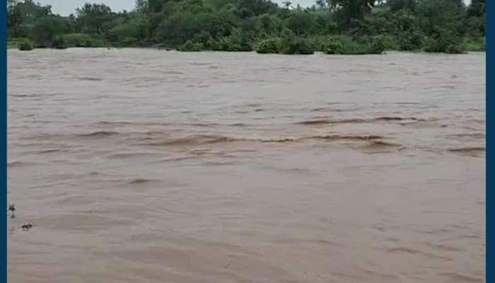 મુશળધાર વરસાદથી તાપીના વ્યારામાં તારાજી...