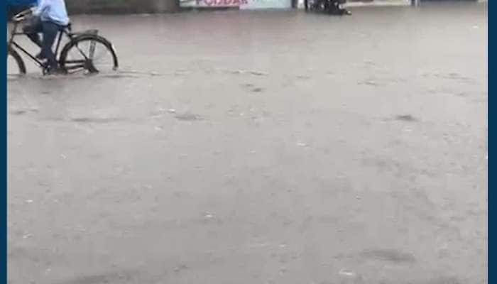 VIDEO: અમદાવાદમાં અવિરત વરસાદથી જશોદાનગર જળમગ્ન, ઘૂંટણસમા પાણીથી લોકોને મુશ્કેલી...