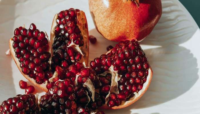Fruits: શરીરના ટોક્સિન્સને બહાર કાઢી નાખે છે આ ફળ, રોજ 1 ખાવાથી લીવર અને કિડની રહેશે હેલ્ધી