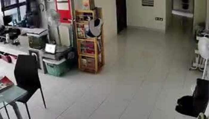 Viral Video: આપોઆપ આ શું થઈ રહ્યું છે...ભૂતિયું ઘર છે કે શું? કાચાપોચા બિલકુલ ન જોતા