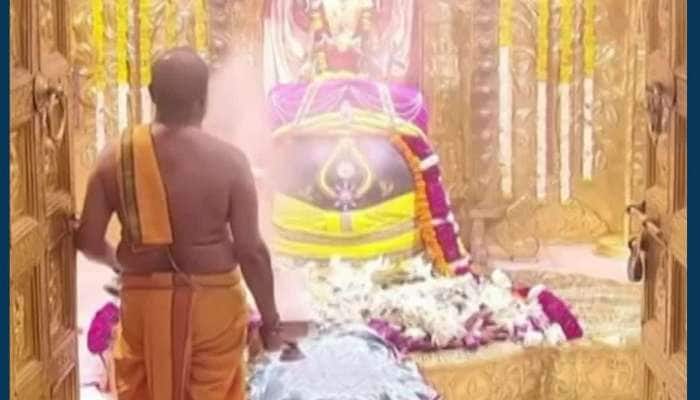 Watch Video: ઘરે બેઠા કરો પ્રથમ જ્યોતિર્લિંગ સોમનાથ દાદાની આરતીના દિવ્ય દર્શન.... 