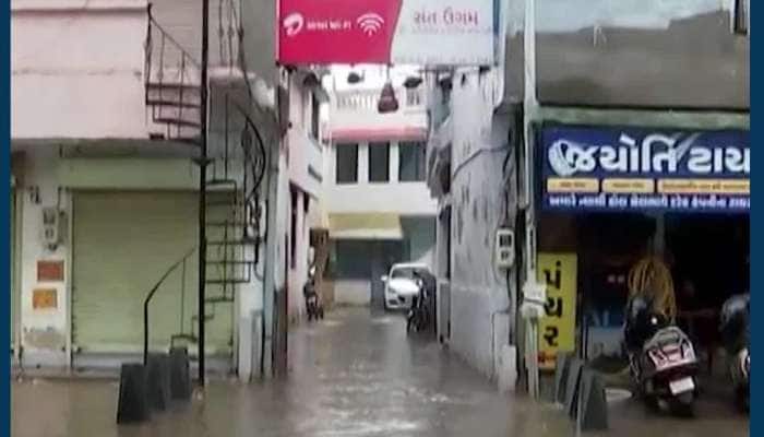 VIDEO: વહેલી સવારથી વરસેલા વરસાદમાં ધોવાઈ ગઈ AMCનું આબરુ...