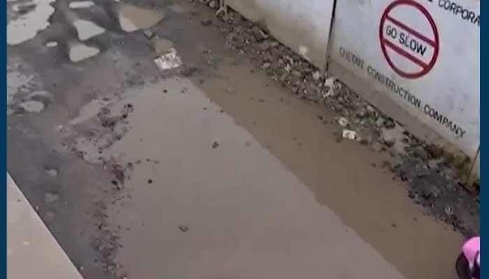 VIDEO: જુઓ કંઈક આવી છે સ્માર્ટ સિટી અમદાવાદના રોડ-રસ્તાઓની વાસ્તવિક્તા!
