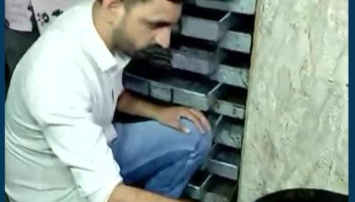 VIDEO: રાજકોટમાં આરોગ્ય વિભાગ આવ્યું એક્શનમાં, તહેવારો નજીક આવતાં તપાસ કામગીરી શરુ