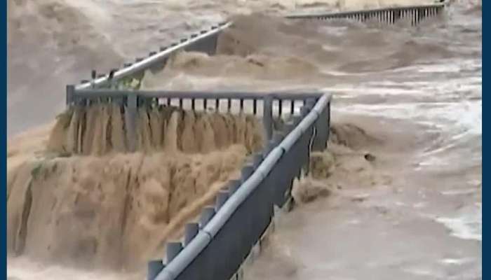 અમદાવાદ: સાબરમતીનું રૌદ્ર સ્વરુપ! રિવરફ્રન્ટનો વોક-વે પાણીમાં ડૂબ્યો, જુઓ દ્રશ્યો 