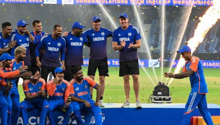 એશિયા કપમાં પાકિસ્તાનને હરાવ્યા બાદ ભારતે "અદ્રશ્ય" ટ્રોફી સાથે કેમ કરી ઉજવણી ?